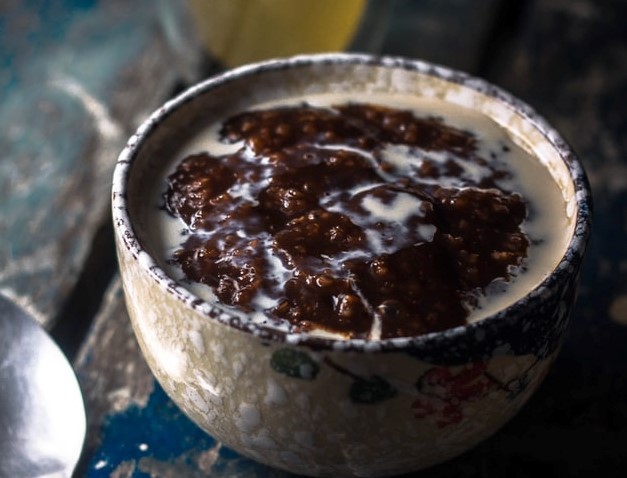 Porridge proteico al cioccolato, la ricetta facile