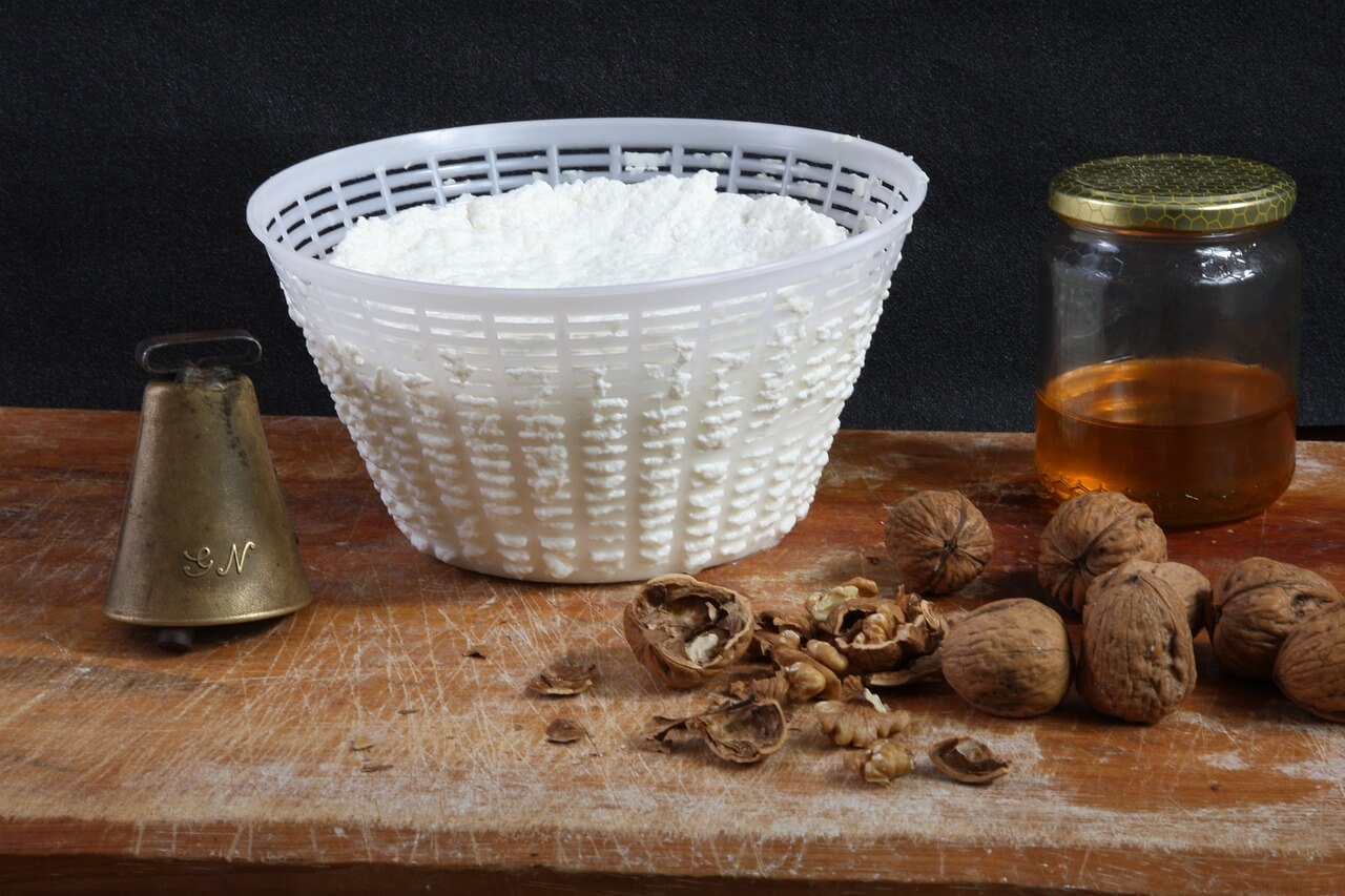 la ricotta contiene lattosio