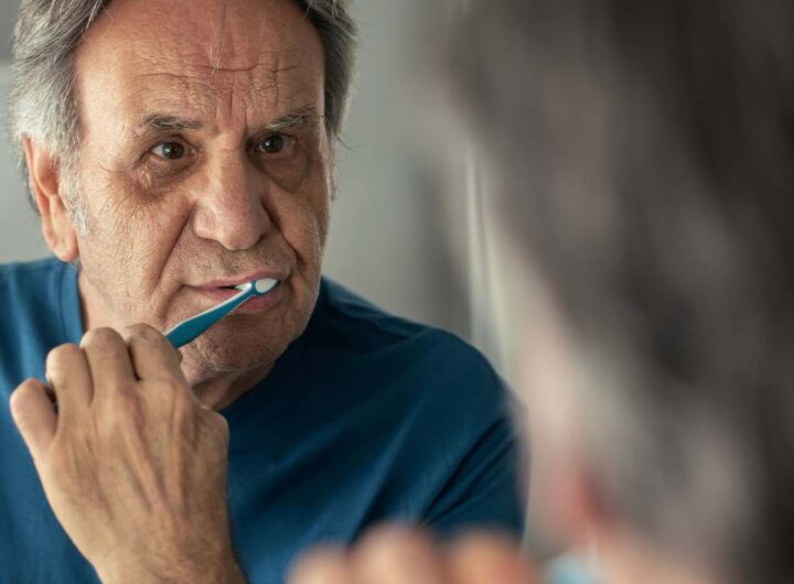 passaggio da fare mentre ti lavi i denti per prevenire ictus